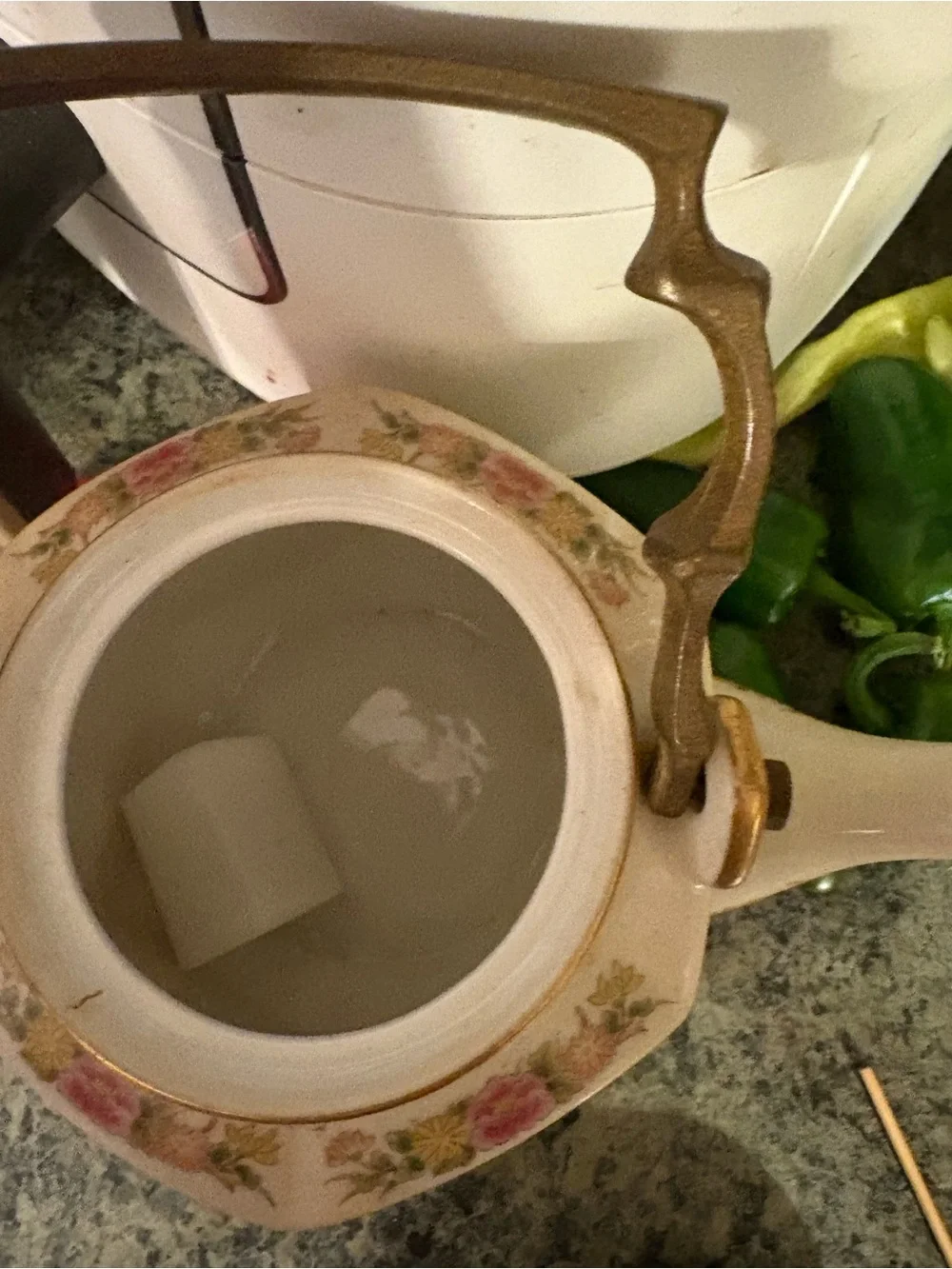 N/A porcelain teapot